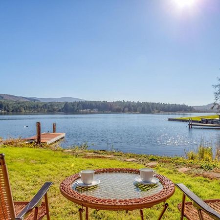 Regatta Park Lake House Lincoln City Exteriör bild