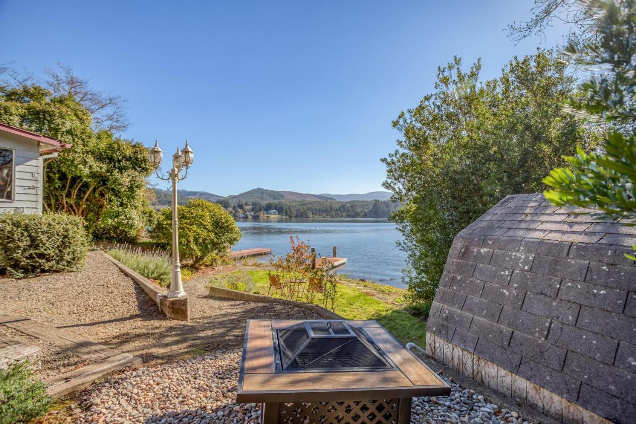 Regatta Park Lake House Lincoln City Exteriör bild