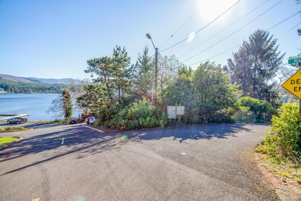 Regatta Park Lake House Lincoln City Exteriör bild